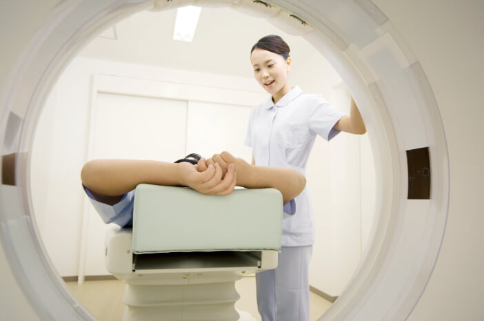 5 Hal yang Harus Dilakukan Sebelum Menjalani Pemeriksaan MRI 5 Hal yang Harus Dilakukan Sebelum Menjalani Pemeriksaan MRI
