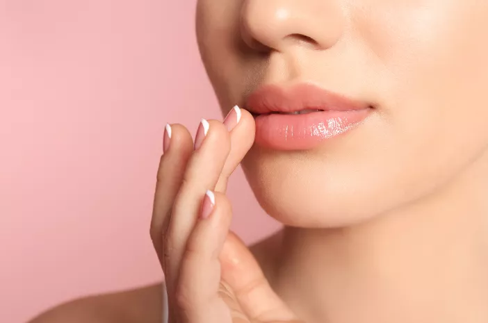 Ini 6 Cara Melembapkan Bibir yang Bisa Dicoba