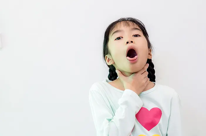 6 Faktor Penyebab Radang Tenggorokan pada Anak