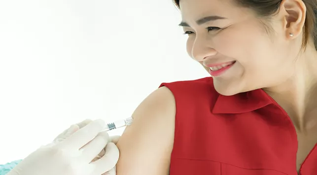 Tak Hanya pada Bayi Saja, Ini 5 Alasan Mengapa Orang Dewasa Perlu Lakukan Imunisasi