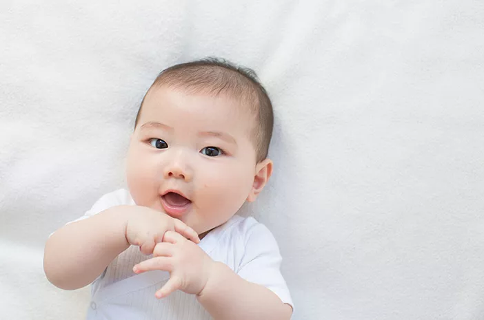 Kenali Tanda Growth Spurt pada Bayi Agar Tidak Panik