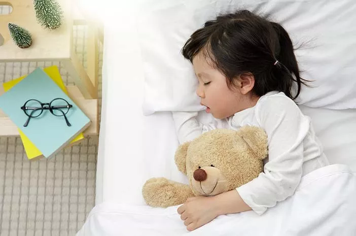 3 Manfaat Tidur Siang untuk Perkembangan Anak