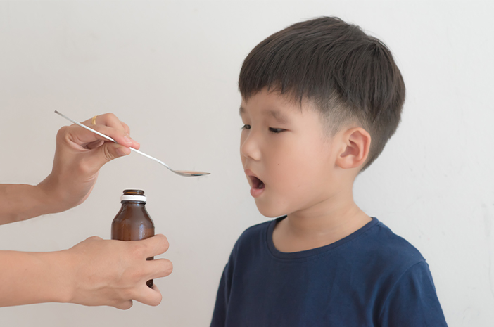 Tips Memilih Obat Batuk Anak yang Tepat
