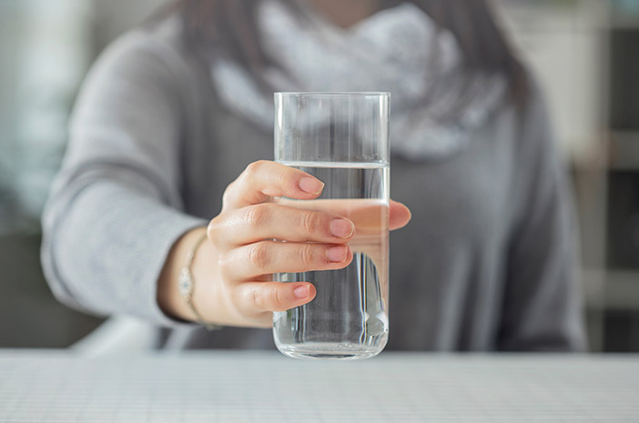 5 Efek Samping Menjalani Diet Air Putih Menurut Medis