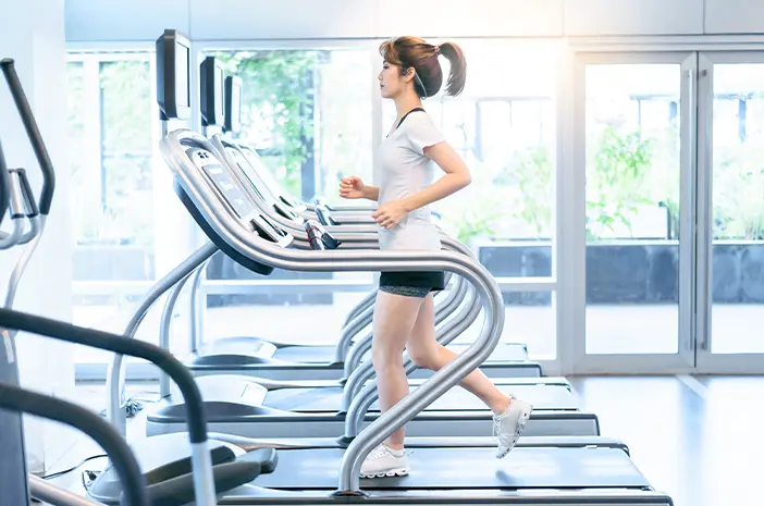 5 Cara Mencegah Pusing setelah Memakai Treadmill
