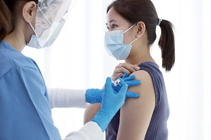 Ini 10 Vaksinasi yang Sebaiknya Dilakukan Orang Dewasa