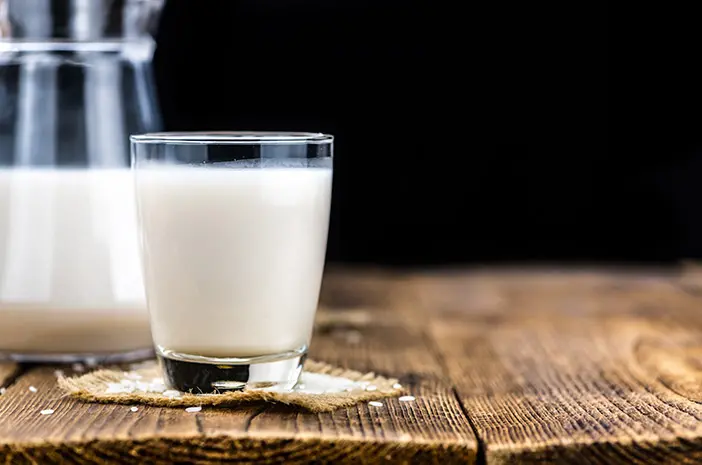 Ketahui Bedanya Susu Biasa dengan Susu Penambah Berat Badan