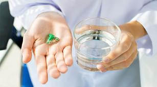 Konsumsi Jangka Panjang Antibiotik Sebabkan Gigi Kuning?
