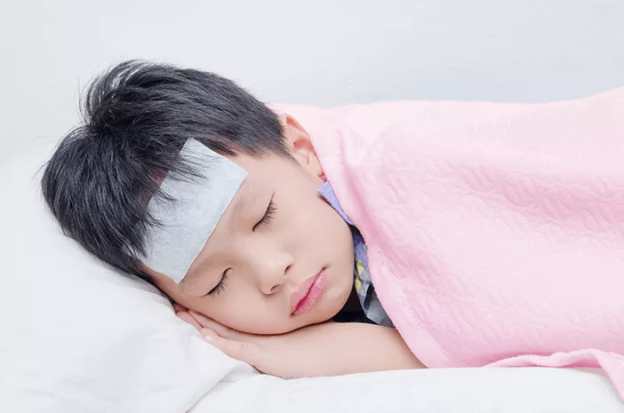 4 Hal yang Sering Menyebabkan Demam pada Anak