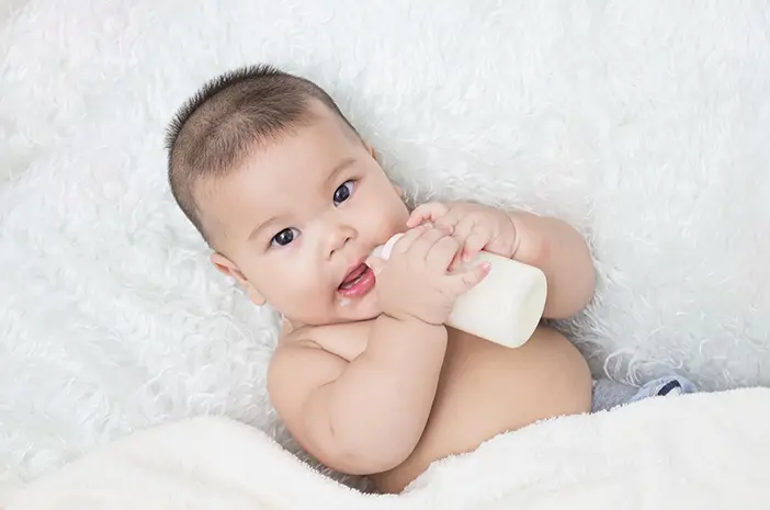 Seberapa Efektif Konsumsi Susu Penambah Berat Badan Bayi?