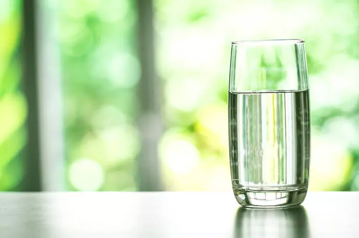 Kurang Minum Air Sebabkan Disfungsi Ereksi, Benarkah?