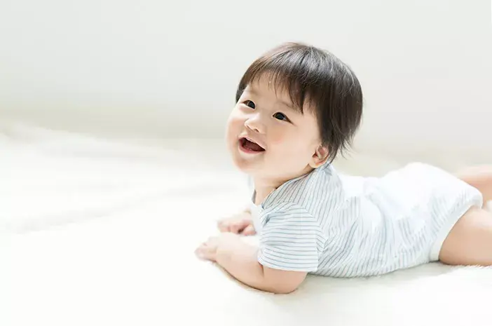 Ketahui Tahap Pertumbuhan dan Perawatan Gigi Bayi