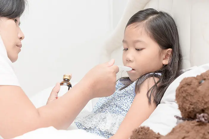 5 Tips Tepat Memilih Obat Flu dan Batuk untuk Anak