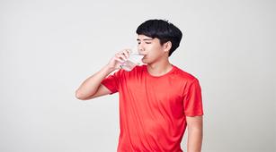 Banyak Minum Air Putih Bisa Cegah Cystitis, Mitos atau Fakta?