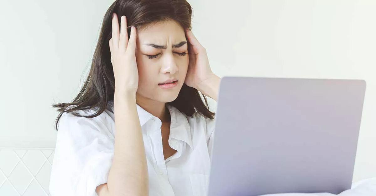 Sakit Kepala saat Menstruasi Terjadi karena Hormon?