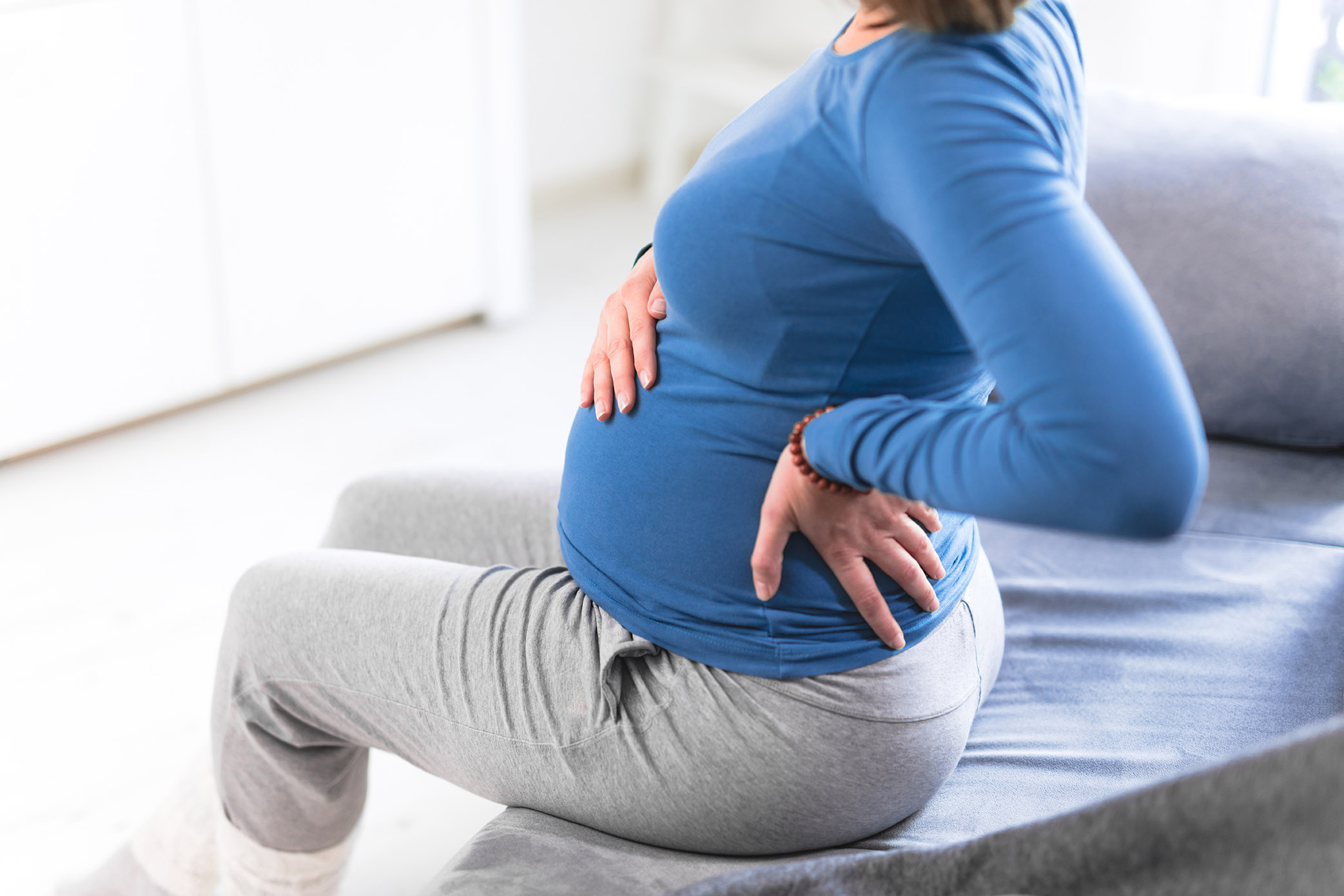 sakit pinggang bagian belakang saat hamil 9 bulan 3