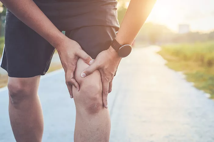 Ketahui Penyebab Sakit Lutut Parah yang Tak Tertahankan