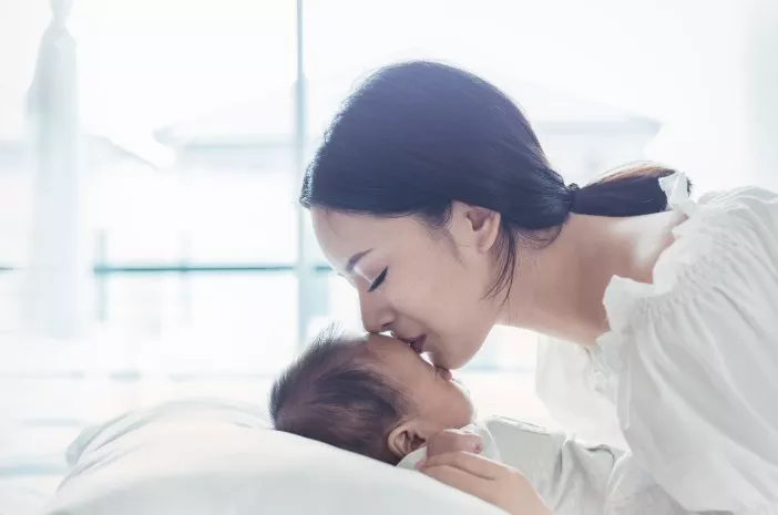 Waspada, Mononukleosis pada Bayi Bisa Tertular Karena Ciuman