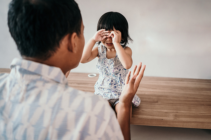 10 Pengaruh Pola Asuh Otoriter pada Tumbuh Kembang Anak