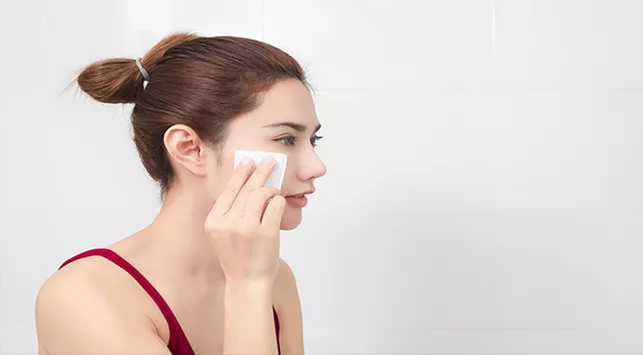 5 Manfaat Berhenti Pakai Makeup 