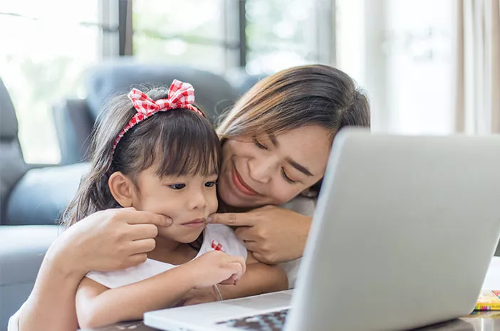 Tips Membantu Anak Belajar Online di Rumah
