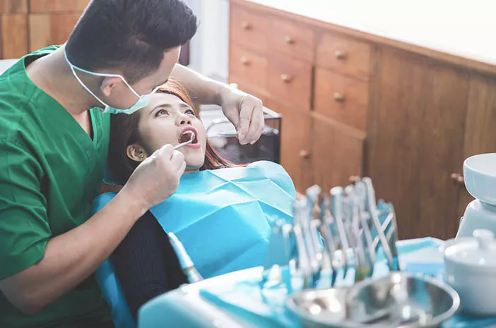 Ketahui Bahaya Merkuri dari Tambal Gigi Perak