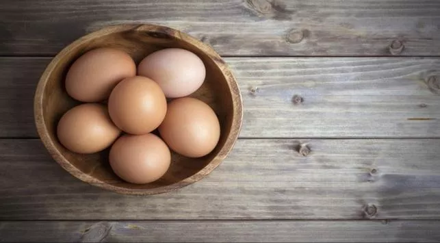 Ini Perbedaan Telur Biasa dan Telur Omega 3