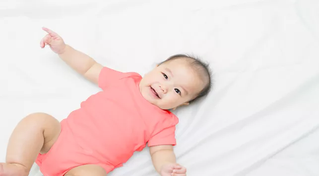 Cara Mengartikan Senyum Bayi yang Perlu Diketahui Ibu
