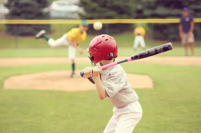 Latih Ketangkasan Anak dengan Bermain Kasti atau Baseball