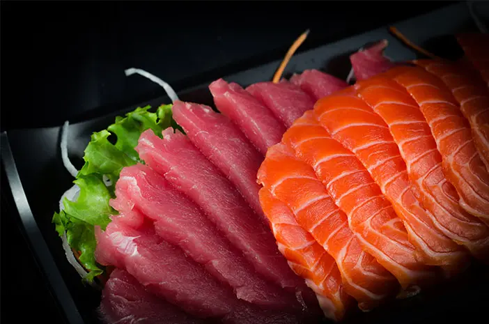 Antara Tuna dan Salmon, Manakah yang Lebih Sehat?