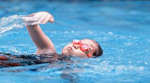 Anak Aktif Berenang, Ini Manfaatnya untuk Kesehatan