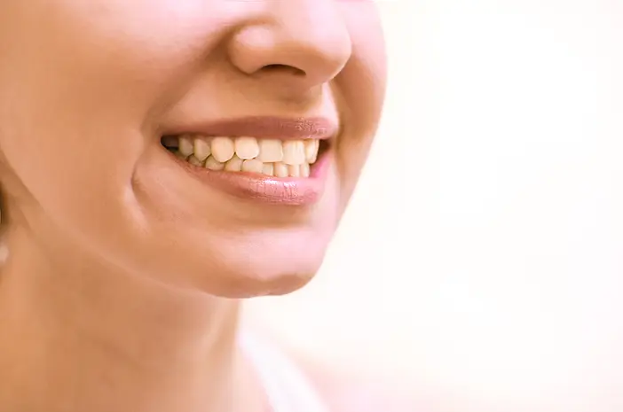 3 Metode Pengobatan untuk Mengatasi Gigi Gingsul