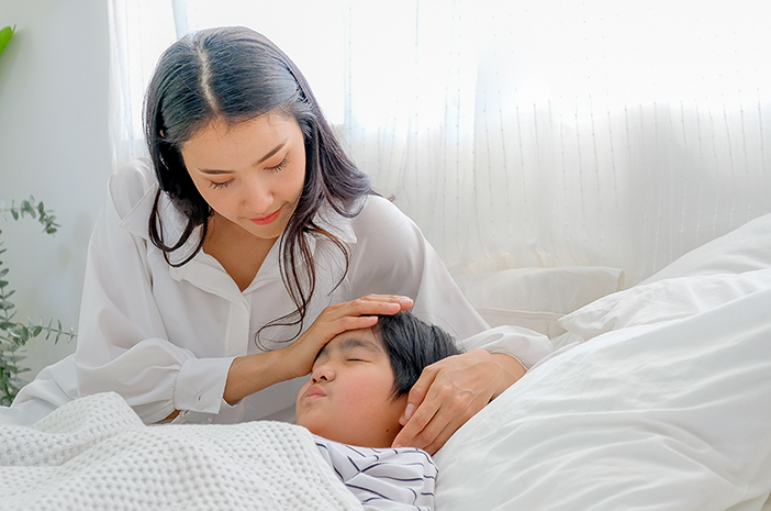Ibu, Kenali Makanan Pemicu Penyakit Asam Lambung pada Anak