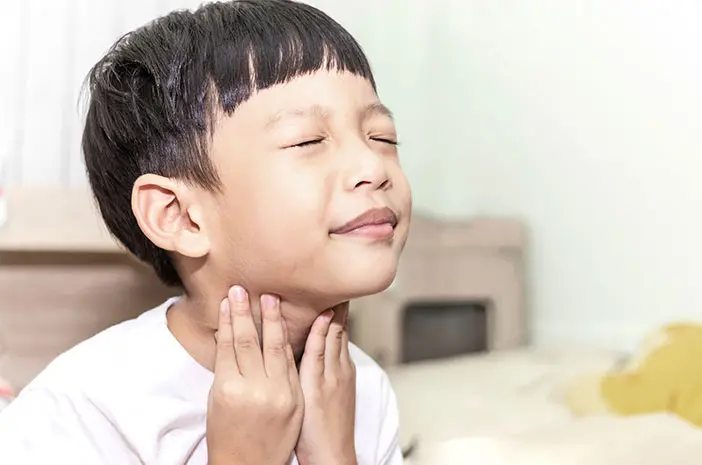 Alergi Bisa Sebabkan Sakit Tenggorokan pada Anak