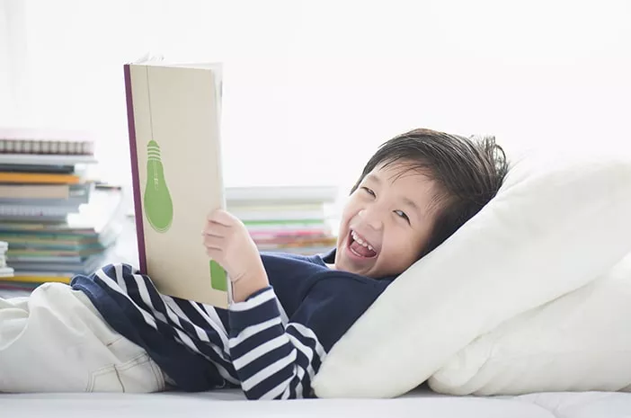 Ini 5 Trik Agar Anak Lebih Cepat Belajar Membaca