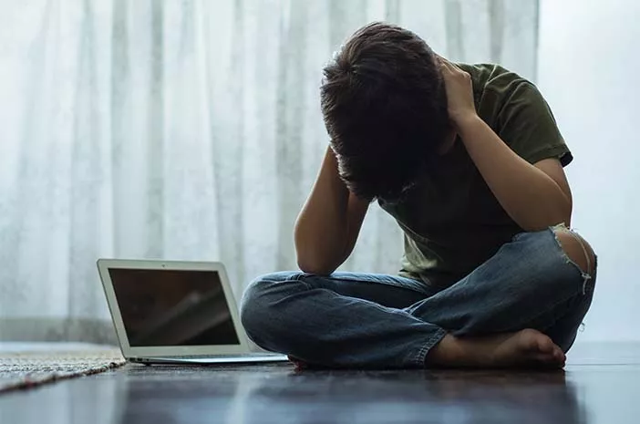 Ketahui 5 Efek Cyber Bullying pada Anak