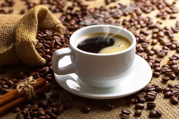 Benarkah Konsumsi Kafein Berlebihan Dapat Sebabkan SVT?