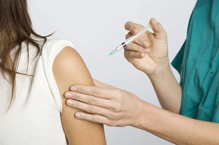 Benarkah Vaksin Tifoid Ampuh Mencegah Tifus? 