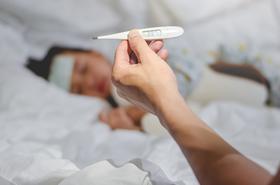 Bolehkah Tidur Pakai AC saat Anak Demam?