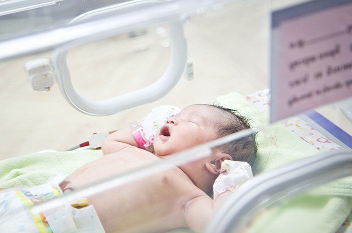 Apa Penyebab Bayi Baru Lahir Alami Penyakit Kuning?