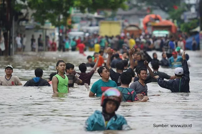 Banjir Kembali Datang, Waspada DBD dan Tifus Menyerang