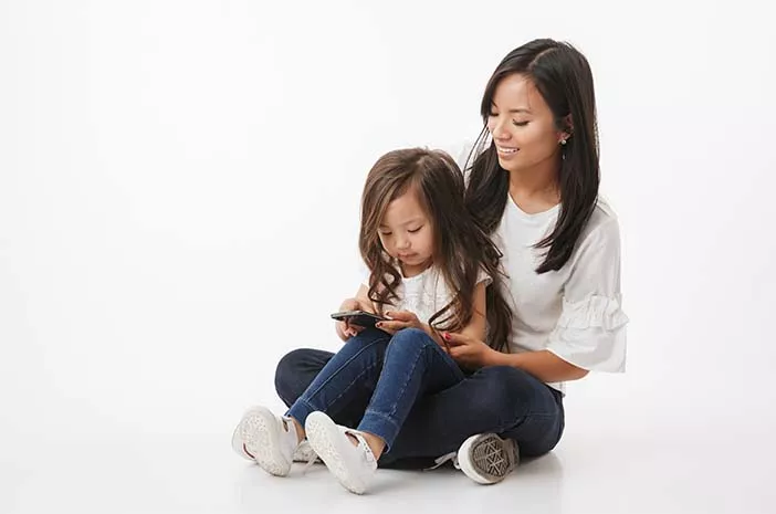 Anak Kecanduan Gadget, Orangtua Lakukan 5 Hal Ini 
