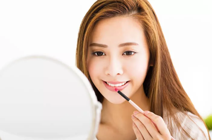 Waspada, Penggunaan Makeup Bisa Sebabkan Angioedema