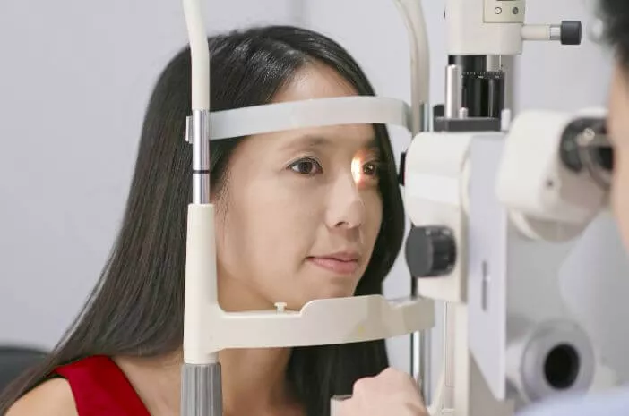 Ketahui Perawatan Rumahan untuk Atasi Neuritis Optik 