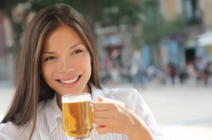 3 Mitos Konsumsi Alkohol dengan COVID-19 yang Menyesatkan