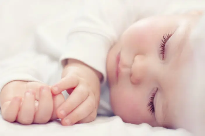 Berapa Lama Waktu Tidur Bayi Berusia 6 Bulan?