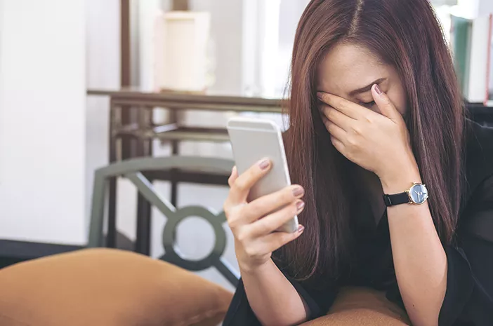 Teman Tunjukkan Tanda Depresi Lewat Status Sosial Media, Harus Apa?