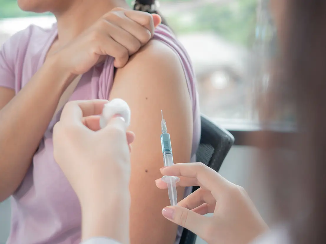 Mitos dan Fakta Mengenai Vaksin Virus Herpes