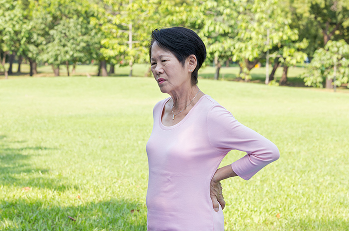 Alami Osteoporosis Rentan Terkena Lordosis
