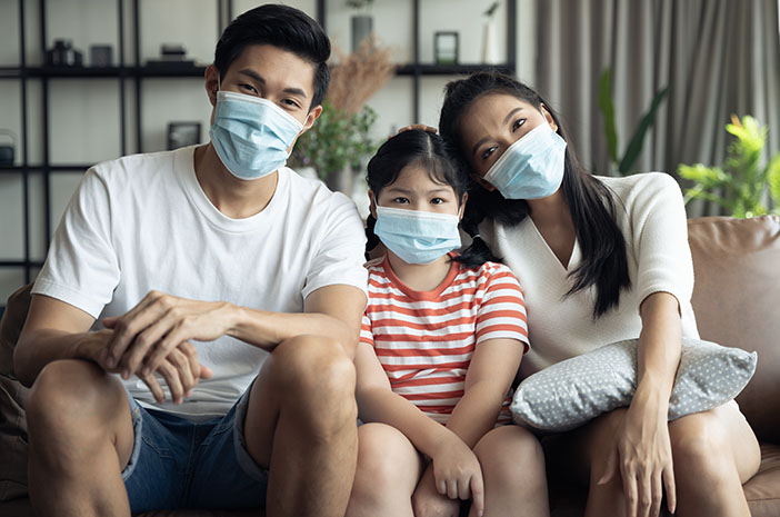 Virus Corona: 5 Alasan Harus Memakai Masker Meski di Rumah